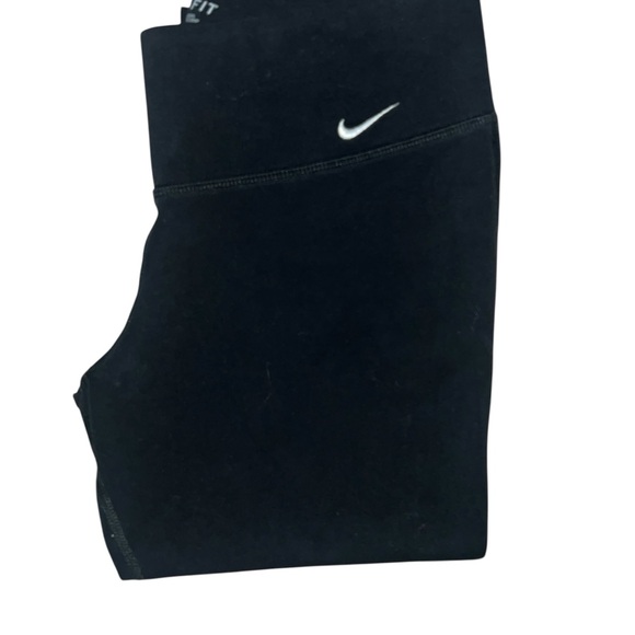 Nike Pants - Nike Black Ankle Cropped Pants